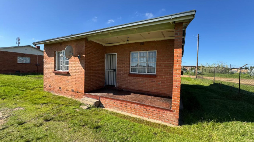 A Prime Area Situated In The Strategically Located Centre Of Mafeteng Property Images