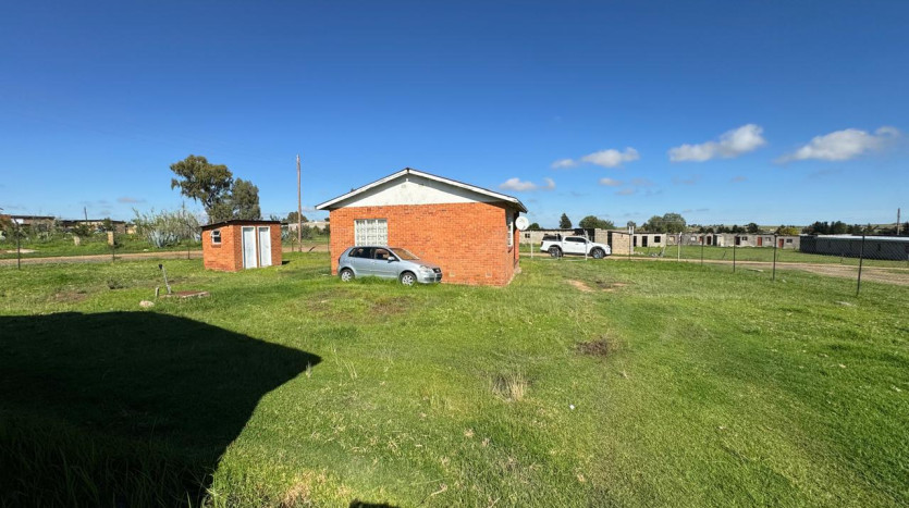 A Prime Area Situated In The Strategically Located Centre Of Mafeteng Property Images