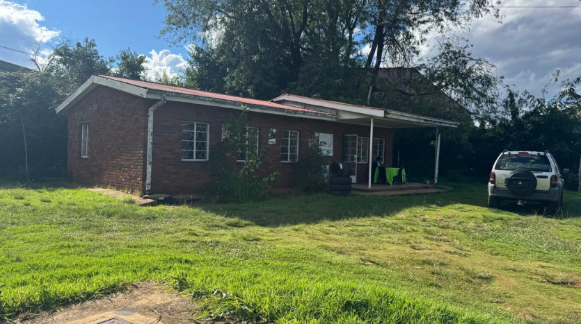 Commercial Property In Prime Commercial Zone of Lesotho Property Images
