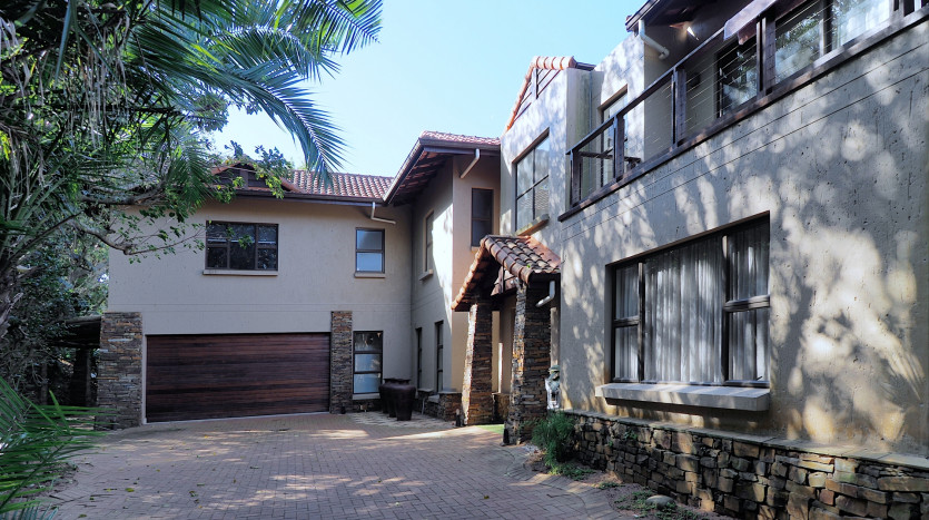 Modern Family Home in Private Estate Property Images
