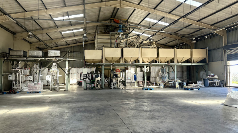 OPENING BID: R7 MILLION - Industrial Warehouse, Windvogel, Bethelsdorp Property Images