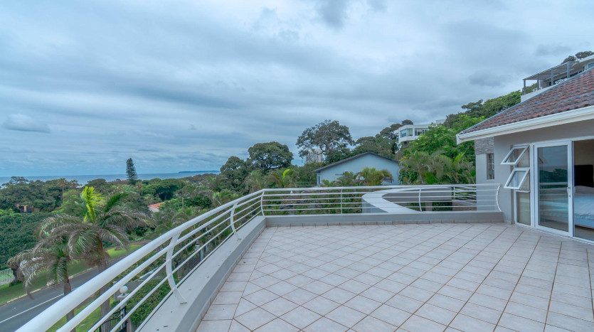 DECEASED ESTATE: Stylish Coastal Living in Sought-After Umhlanga Rocks Property Images