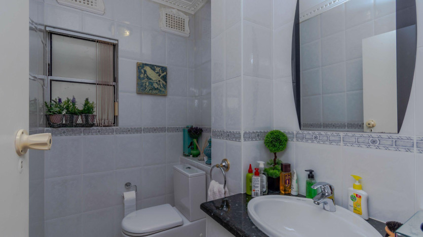 DECEASED ESTATE: Stylish Coastal Living in Sought-After Umhlanga Rocks Property Images