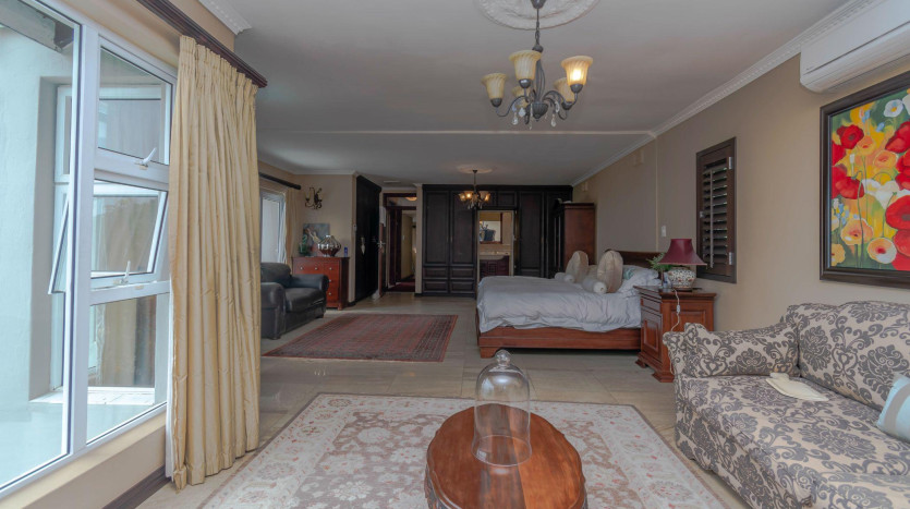 DECEASED ESTATE: Stylish Coastal Living in Sought-After Umhlanga Rocks Property Images