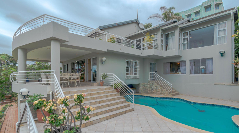 DECEASED ESTATE: Stylish Coastal Living in Sought-After Umhlanga Rocks Property Images