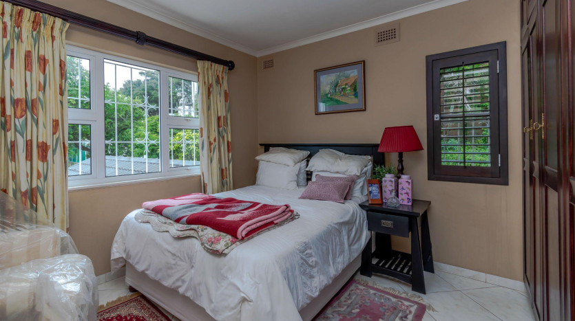 DECEASED ESTATE: Stylish Coastal Living in Sought-After Umhlanga Rocks Property Images