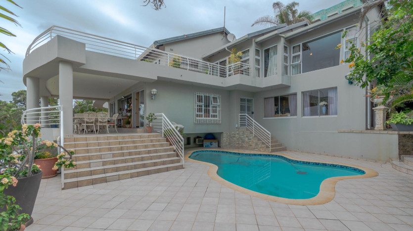 DECEASED ESTATE: Stylish Coastal Living in Sought-After Umhlanga Rocks Property Images