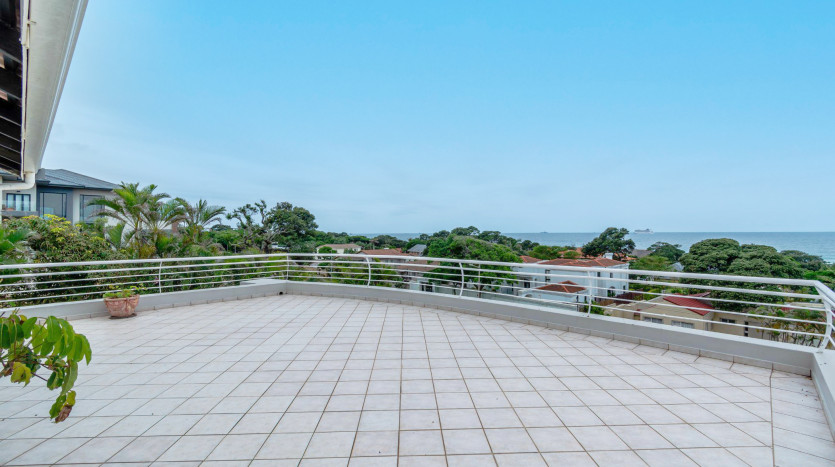DECEASED ESTATE: Stylish Coastal Living in Sought-After Umhlanga Rocks Property Images