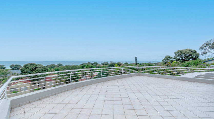 DECEASED ESTATE: Stylish Coastal Living in Sought-After Umhlanga Rocks Property Images