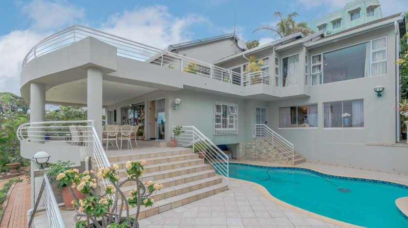 DECEASED ESTATE: Stylish Coastal Living in Sought-After Umhlanga Rocks Property Images