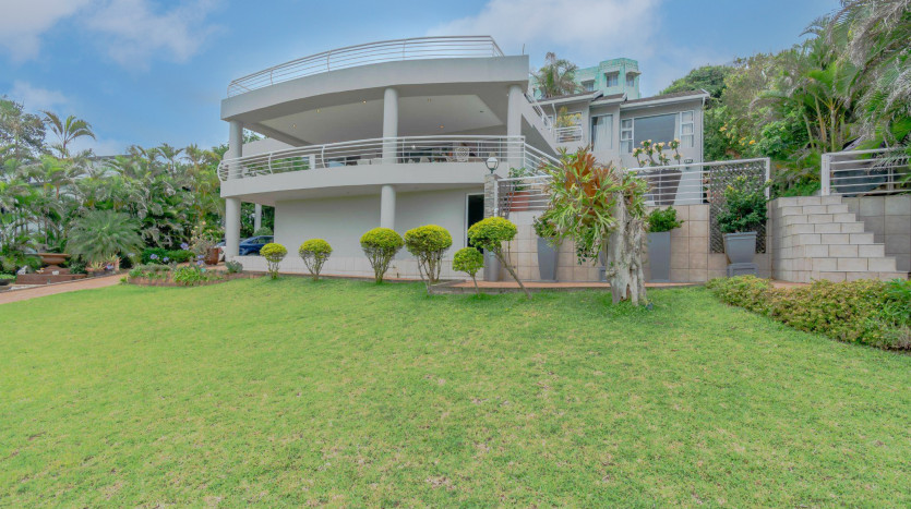 DECEASED ESTATE: Stylish Coastal Living in Sought-After Umhlanga Rocks Property Images