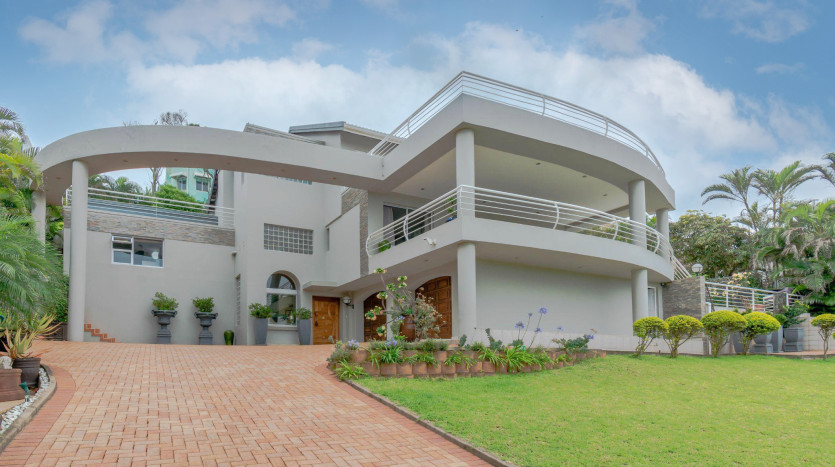 DECEASED ESTATE: Stylish Coastal Living in Sought-After Umhlanga Rocks Property Lead Image