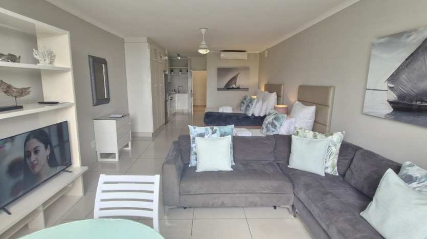 Resort-Style Living on Umhlanga Beachfront Property Images
