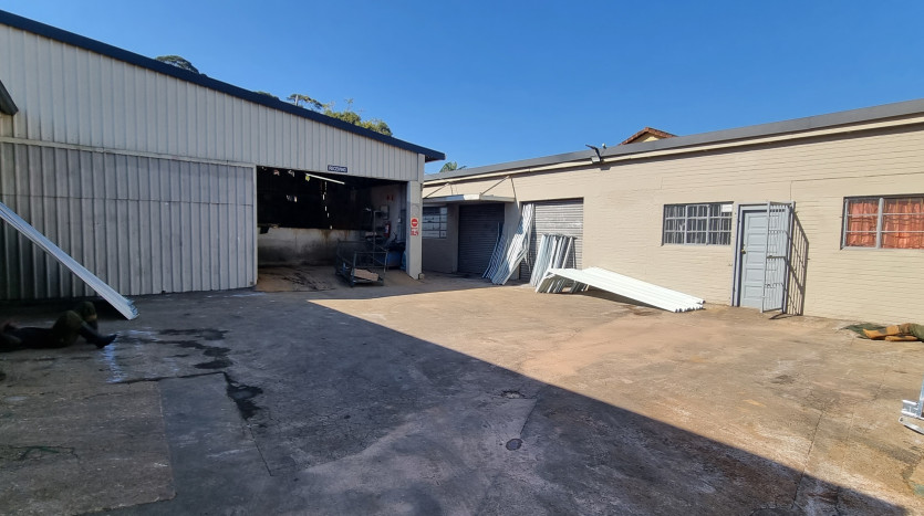 Industrial Investment Package – 3 Adjacent Industrial Properties Property Images