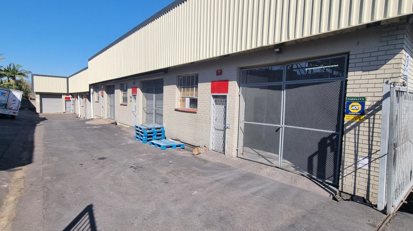 Industrial Investment Package – 3 Adjacent Industrial Properties Property Images