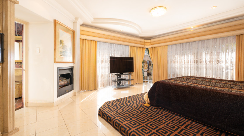 DECEASED ESTATE: Opulent Unique Home Umhlanga Property Images