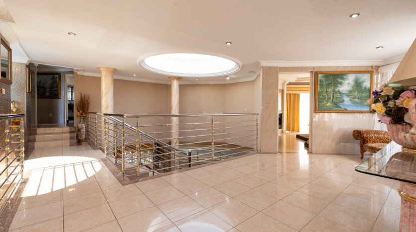 DECEASED ESTATE: Opulent Unique Home Umhlanga Property Images