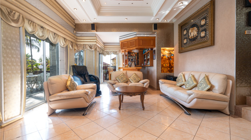 DECEASED ESTATE: Opulent Unique Home Umhlanga Property Images