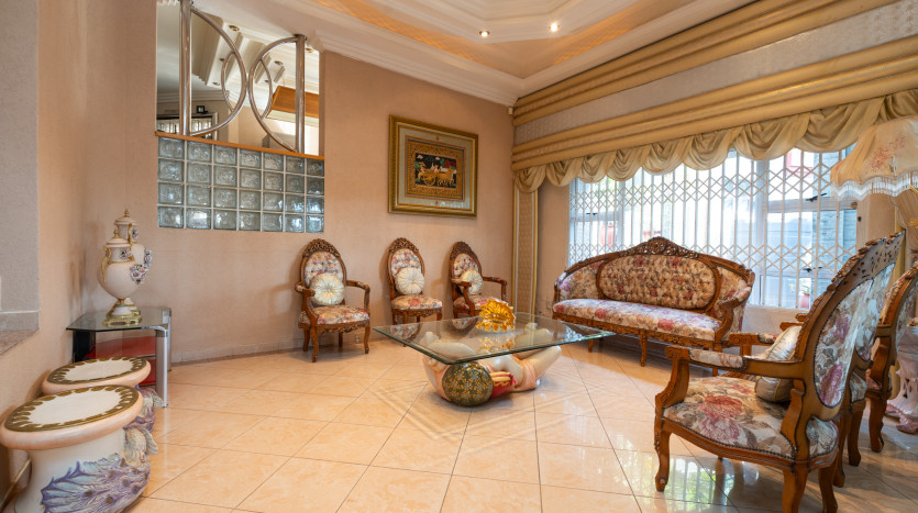 DECEASED ESTATE: Opulent Unique Home Umhlanga Property Images