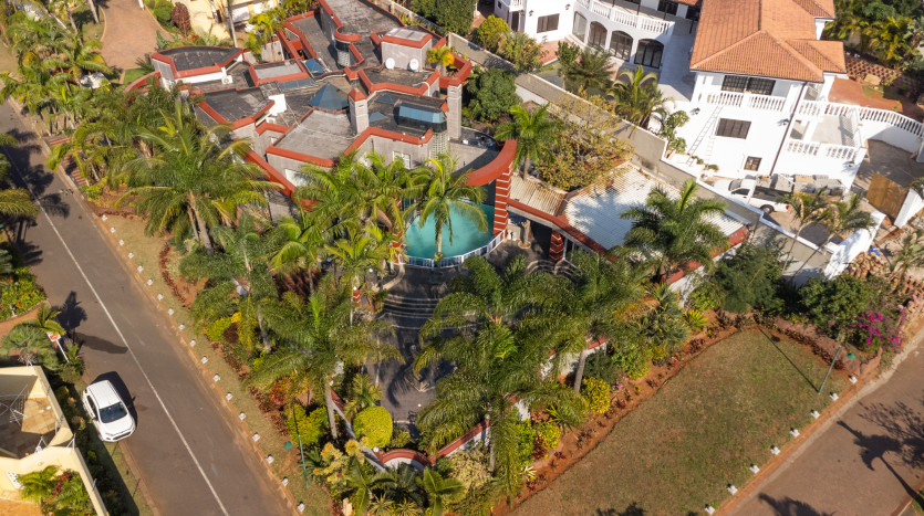 DECEASED ESTATE: Opulent Unique Home Umhlanga Property Images