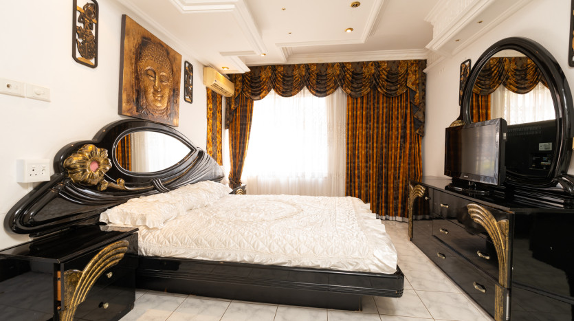 DECEASED ESTATE: Opulent Unique Home Umhlanga Property Images