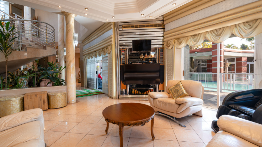 DECEASED ESTATE: Opulent Unique Home Umhlanga Property Images