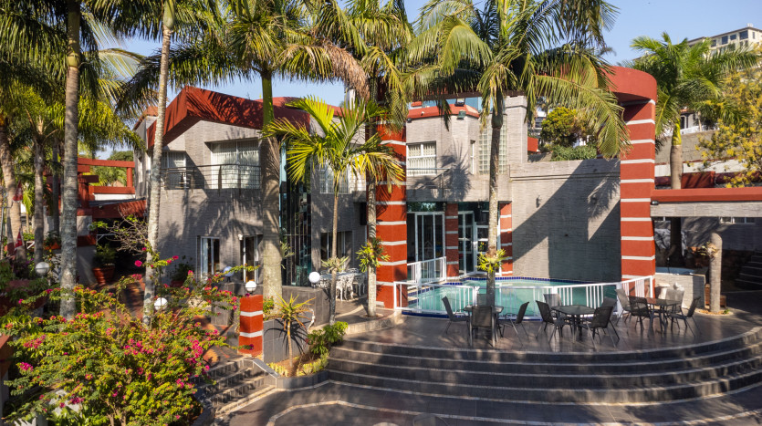 DECEASED ESTATE: Opulent Unique Home Umhlanga Property Images