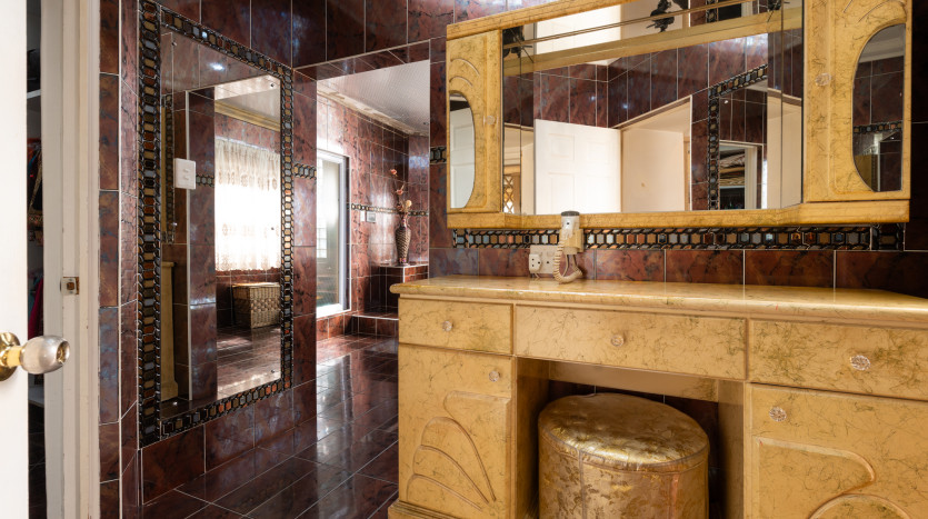 DECEASED ESTATE: Opulent Unique Home Umhlanga Property Images