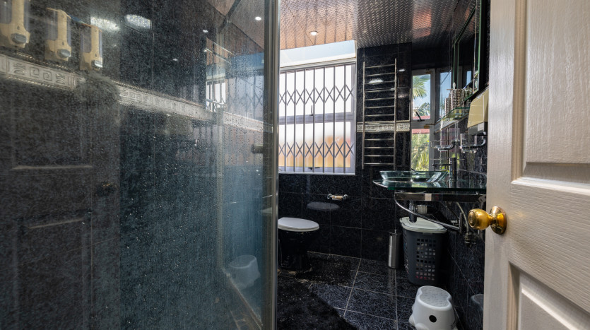 DECEASED ESTATE: Opulent Unique Home Umhlanga Property Images