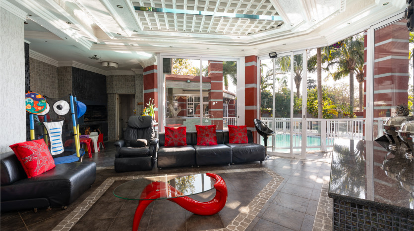DECEASED ESTATE: Opulent Unique Home Umhlanga Property Images