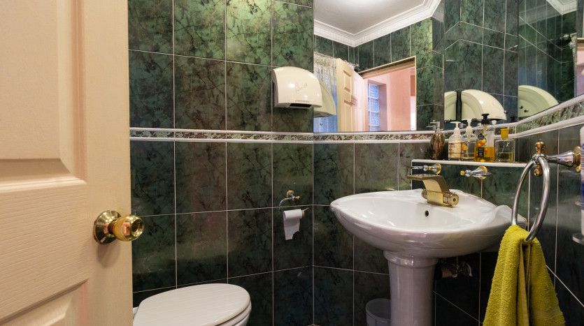 DECEASED ESTATE: Opulent Unique Home Umhlanga Property Images
