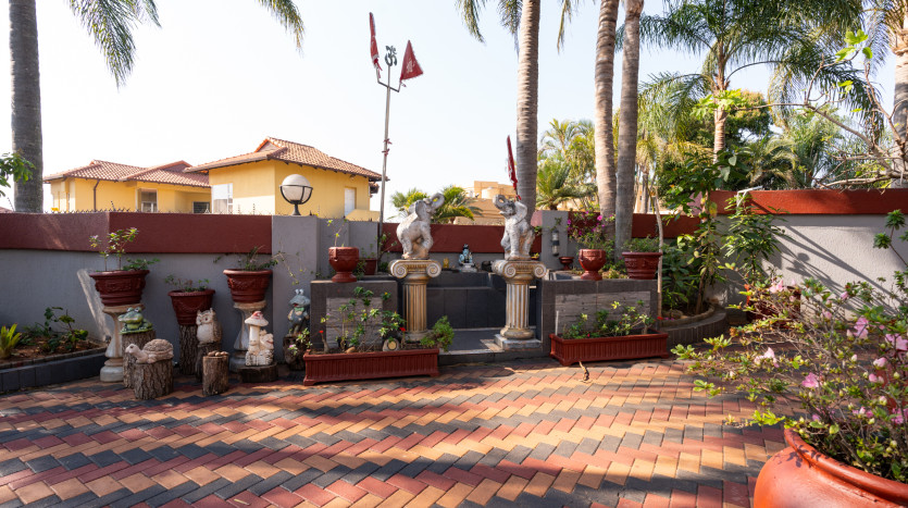 DECEASED ESTATE: Opulent Unique Home Umhlanga Property Images