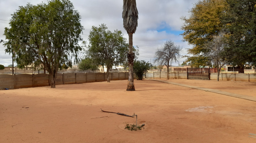 Mixed-Use Property Opportunity – Ganyesa Property Images