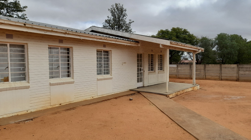 Mixed-Use Property Opportunity – Ganyesa Property Images