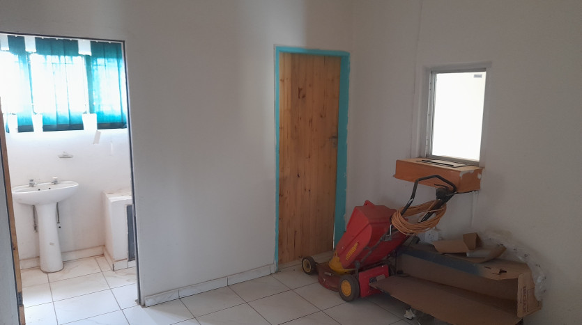 Mixed-Use Property Opportunity – Ganyesa Property Images