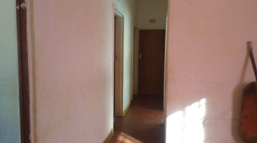 Mixed-Use Property Opportunity – Ganyesa Property Images