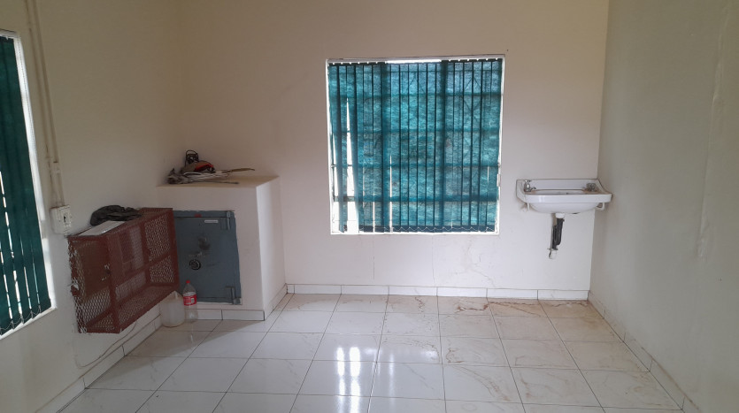 Mixed-Use Property Opportunity – Ganyesa Property Images