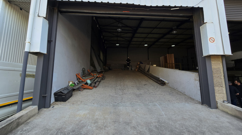 Modern Industrial Space in Secure Park Property Images