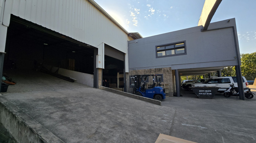 Modern Industrial Space in Secure Park Property Images