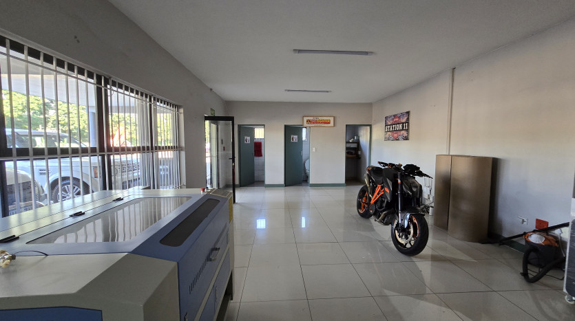 Modern Industrial Space in Secure Park Property Images