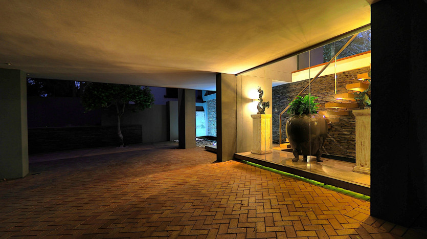 Prestigious Hawaan Forest Home with Indian Ocean Views Property Images