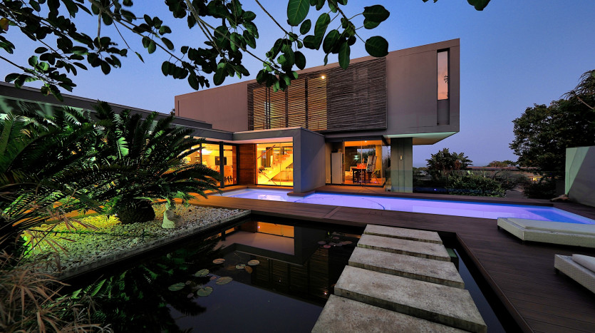 Prestigious Hawaan Forest Home with Indian Ocean Views Property Images