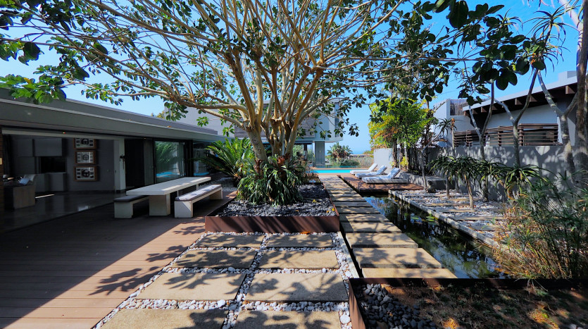 Prestigious Hawaan Forest Home with Indian Ocean Views Property Images