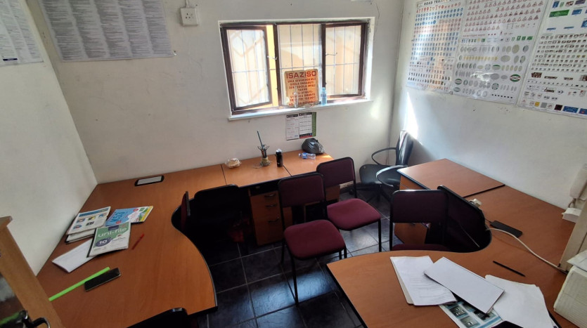 Commercial Building in Pinetown Property Images