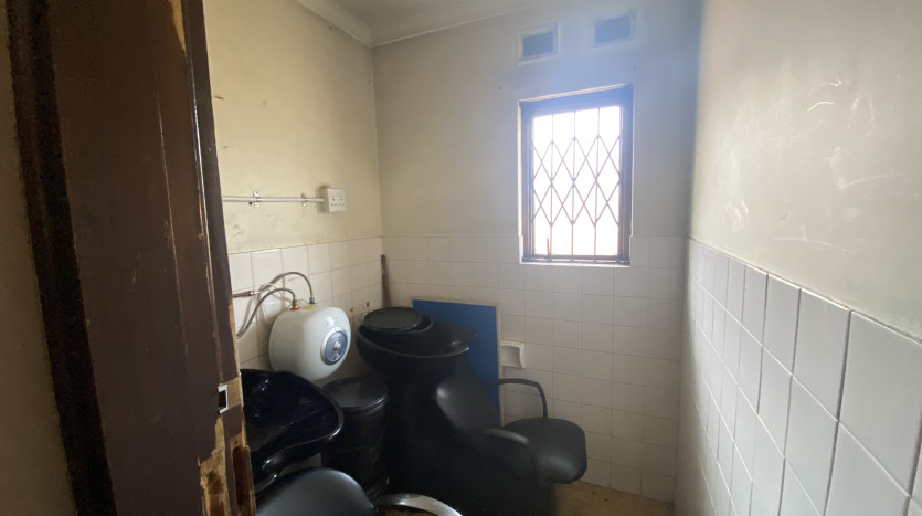Commercial Building in Pinetown Property Images