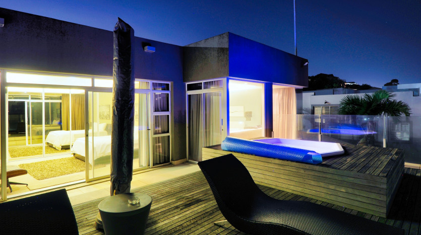 Stylish Indian Ocean View Mansion in Umhlanga Rocks Property Images
