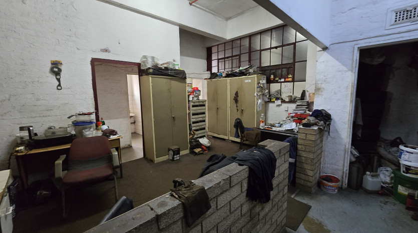PORTFOLIO DISPOSAL: 79 Flats & Ground Floor Commercial In The Heart Of Durban CBD Property Images