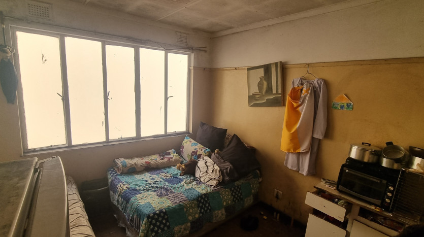 PORTFOLIO DISPOSAL: 57 Bachelor Flats within Durban’s Point Precinct Property Images