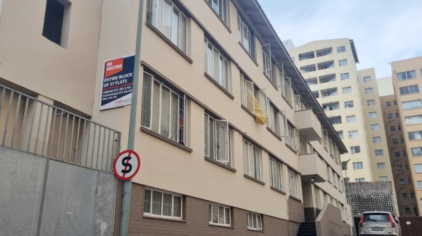 PORTFOLIO DISPOSAL: 57 Bachelor Flats within Durban’s Point Precinct Property Images