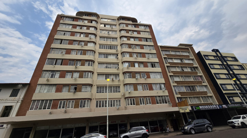 PORTFOLIO DISPOSAL: 25 Apartment Portfolio on Durban’s West Street Property Images